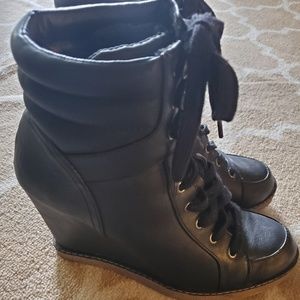 Report R2 Wedge Boots